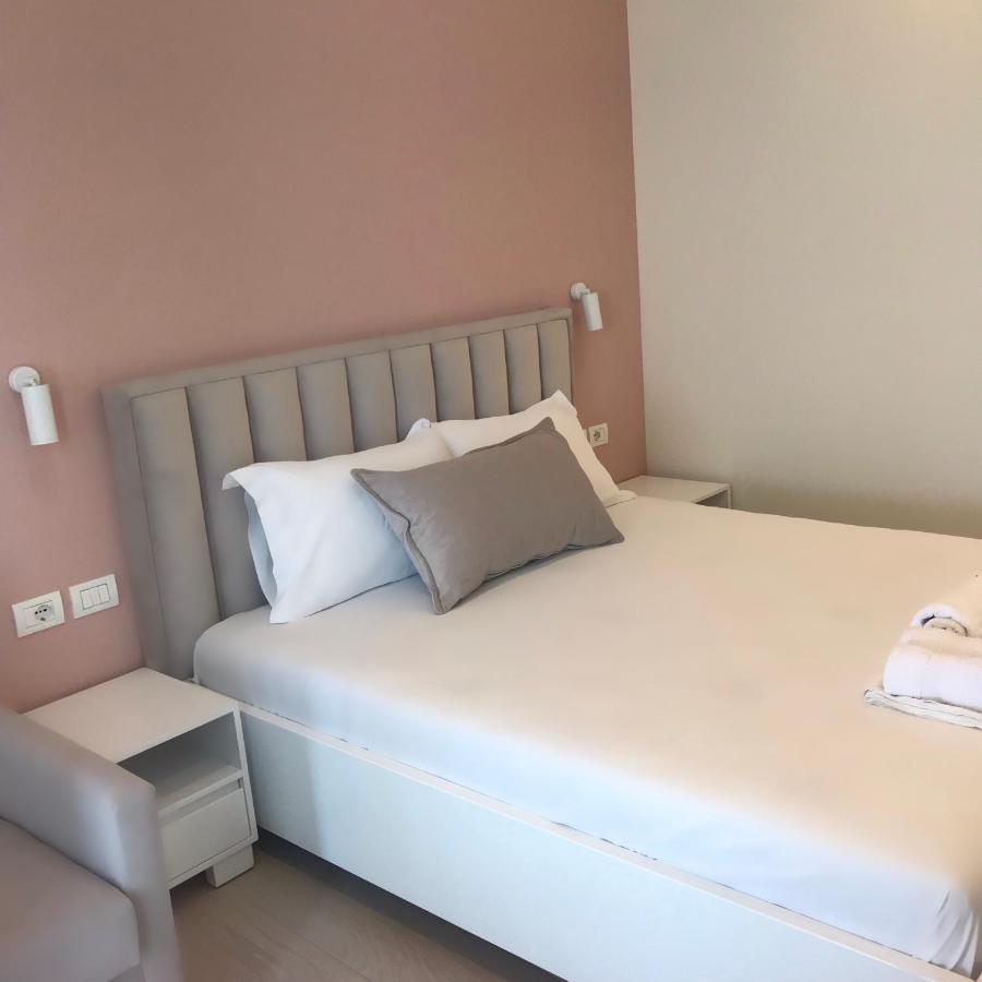 Emily'S Hotel ฮีมาเรอ ภายนอก รูปภาพ