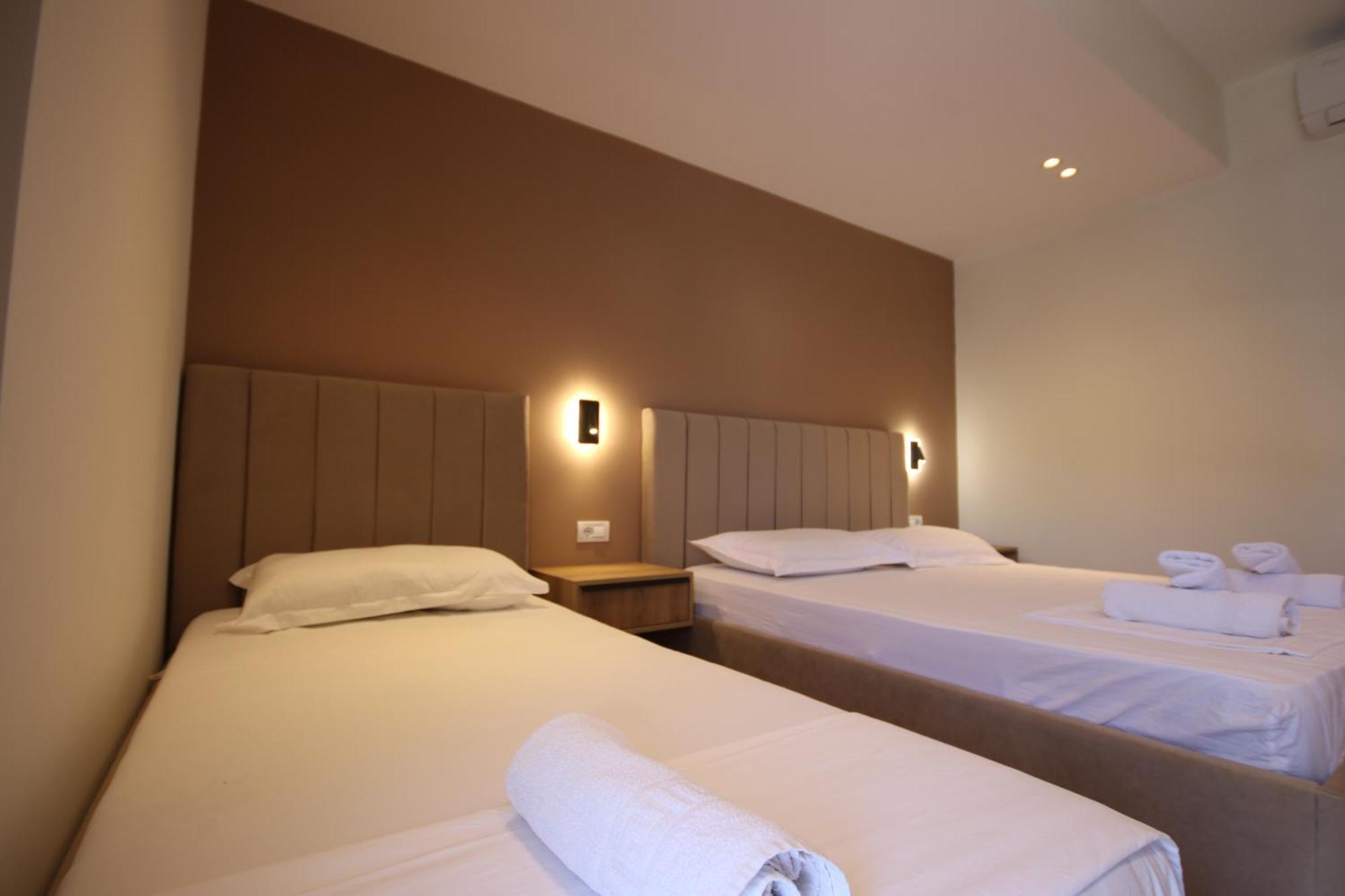 Emily'S Hotel ฮีมาเรอ ภายนอก รูปภาพ