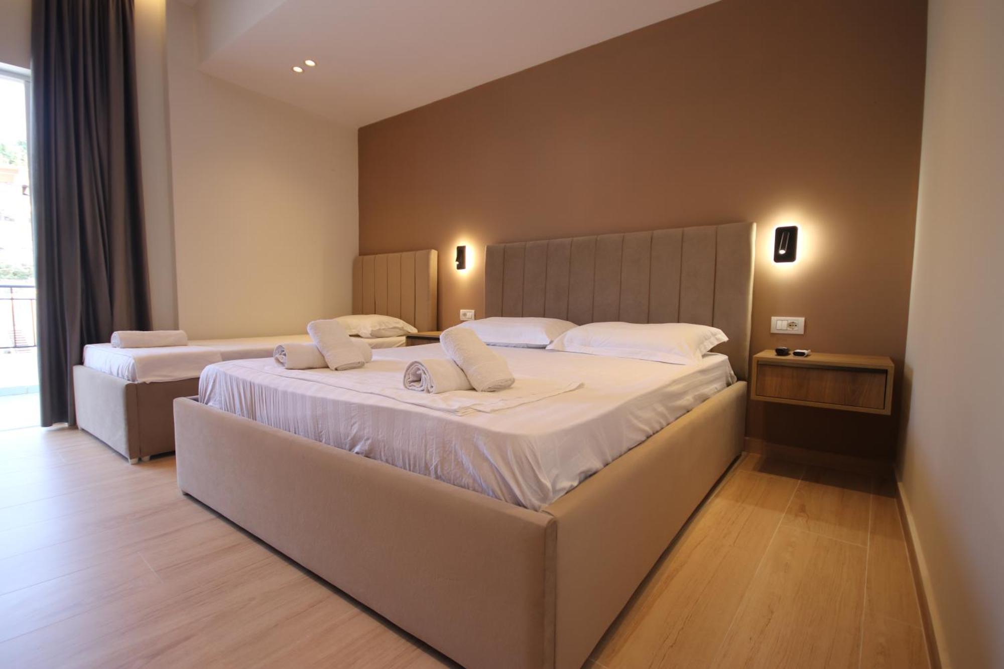 Emily'S Hotel ฮีมาเรอ ภายนอก รูปภาพ
