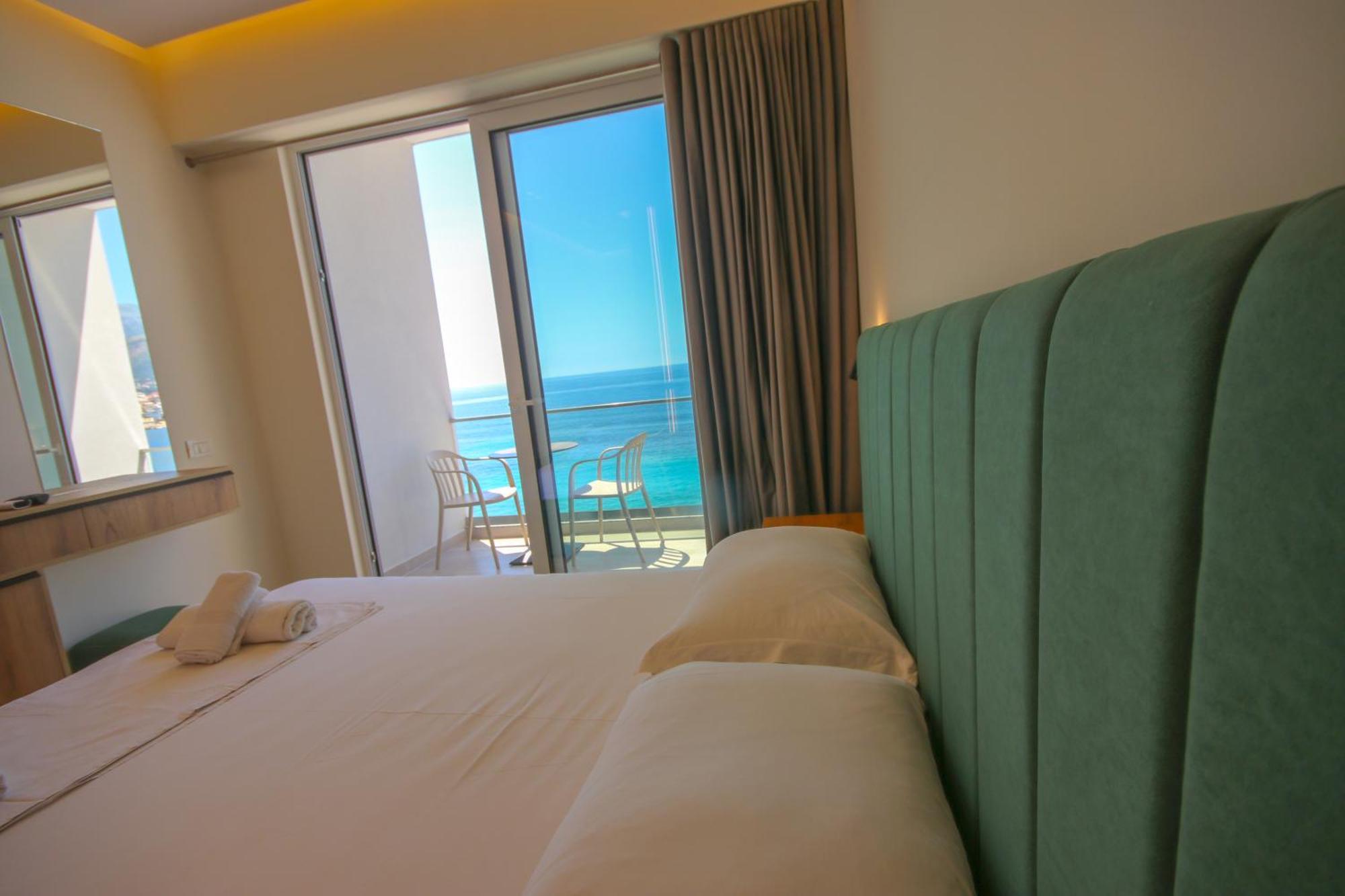Emily'S Hotel ฮีมาเรอ ภายนอก รูปภาพ