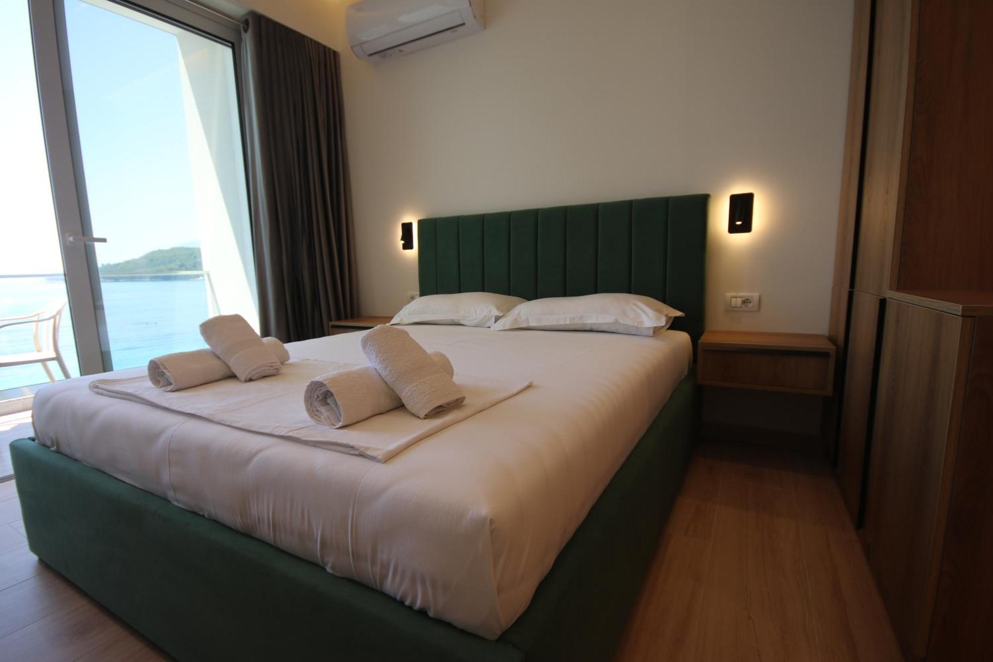 Emily'S Hotel ฮีมาเรอ ภายนอก รูปภาพ