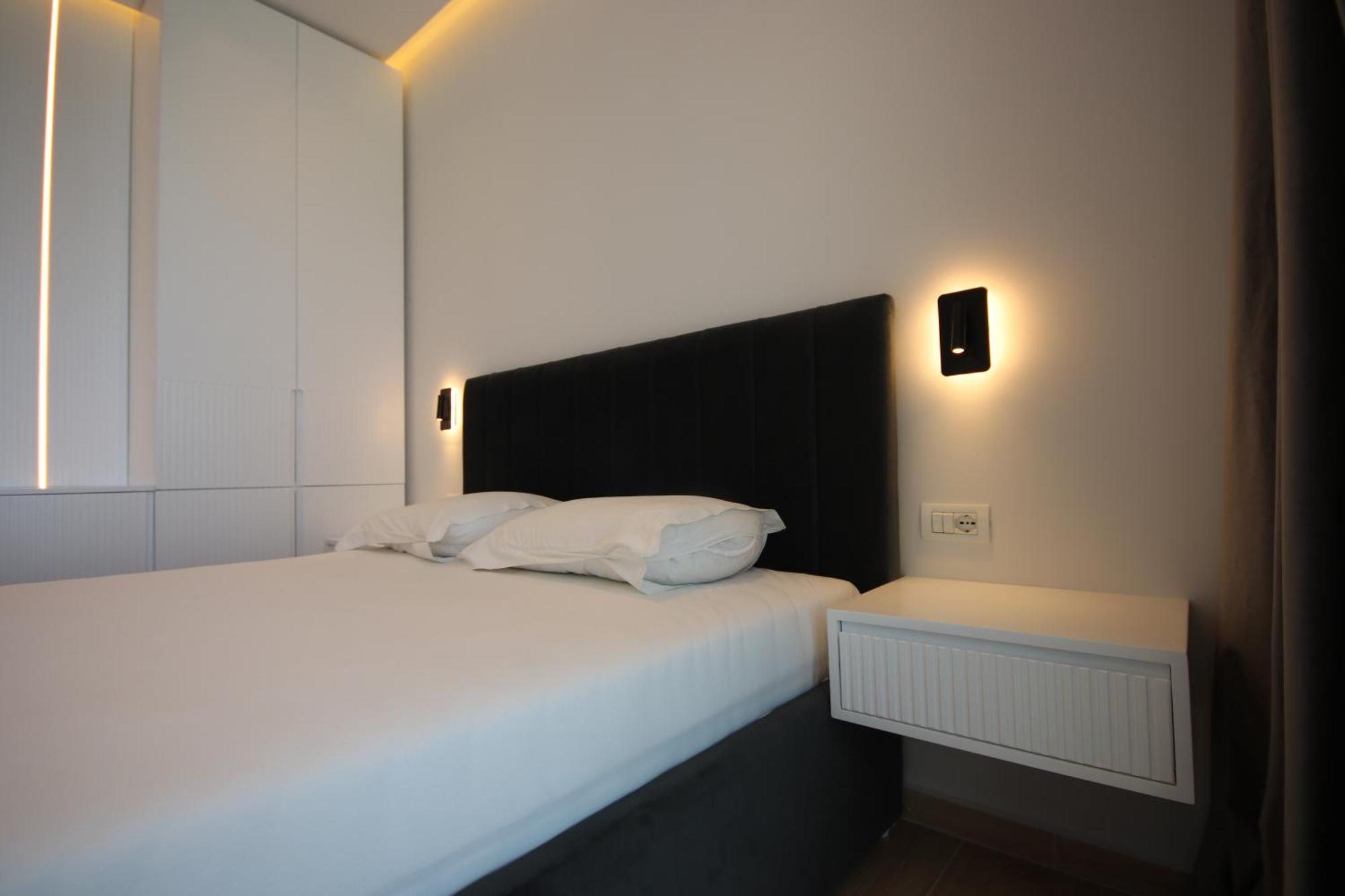 Emily'S Hotel ฮีมาเรอ ภายนอก รูปภาพ
